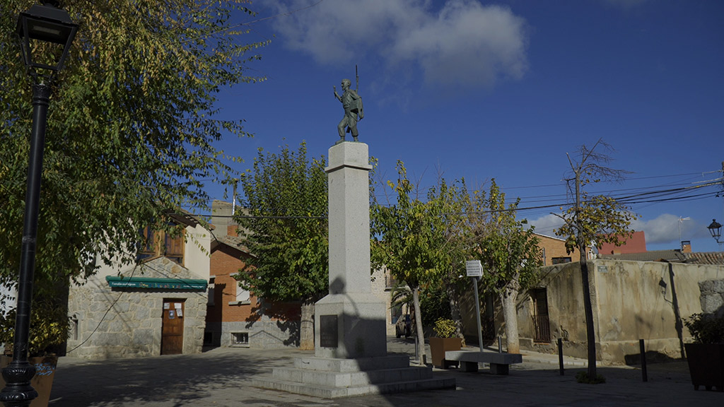 Plaza Cascorro, Monumento a Eloy Gonzalo, Chapinería.
