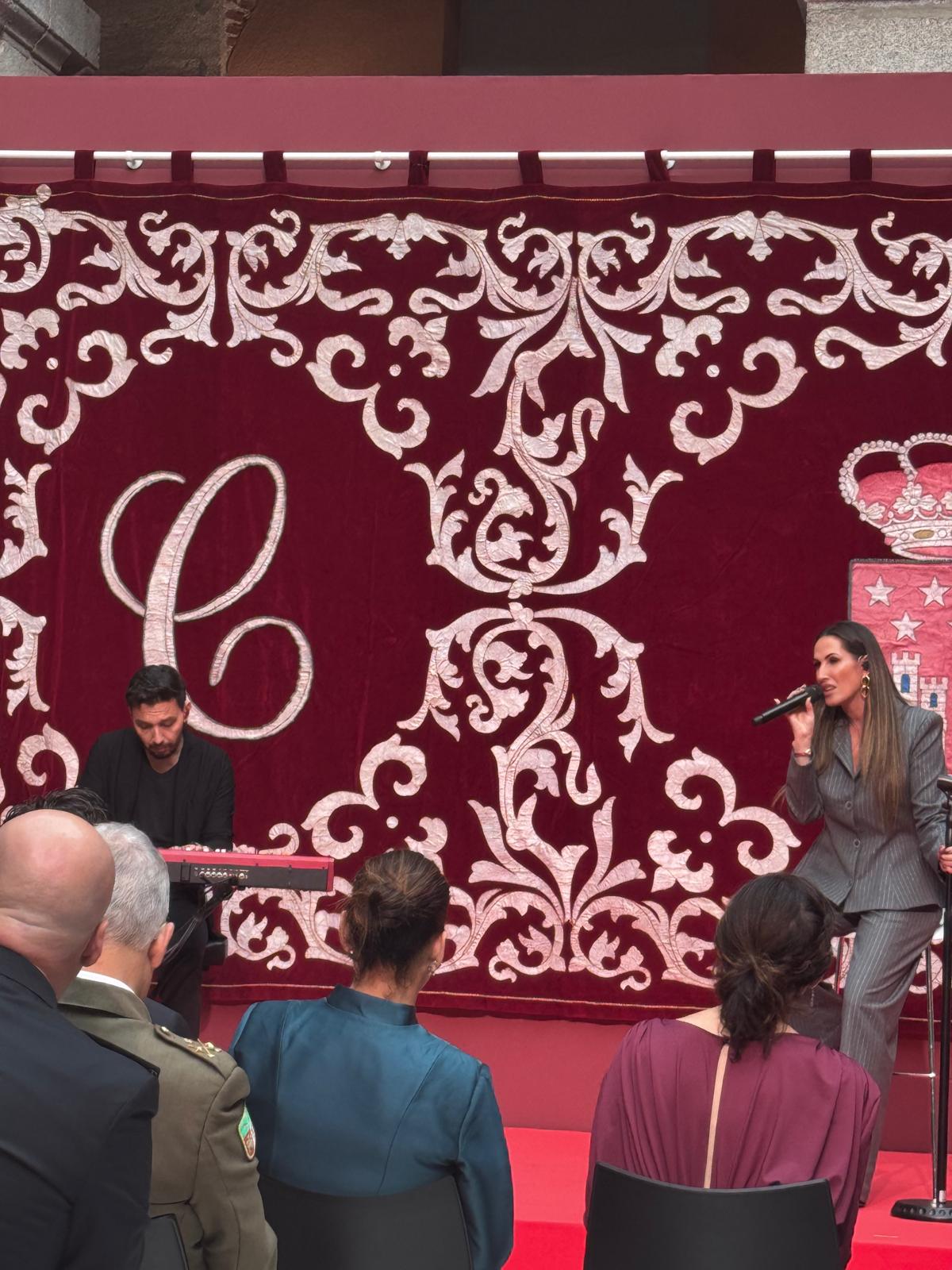 La alcaldesa y los concejales asisten al acto del 47º aniversario de la Constitución Española