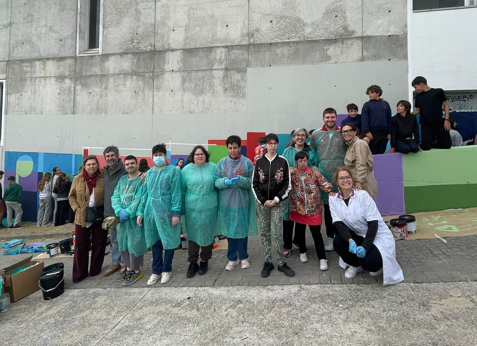 Chapinería impulsa la inclusión y el arte urbano con unas jornadas de muralismo en el Auditorio Municipal
