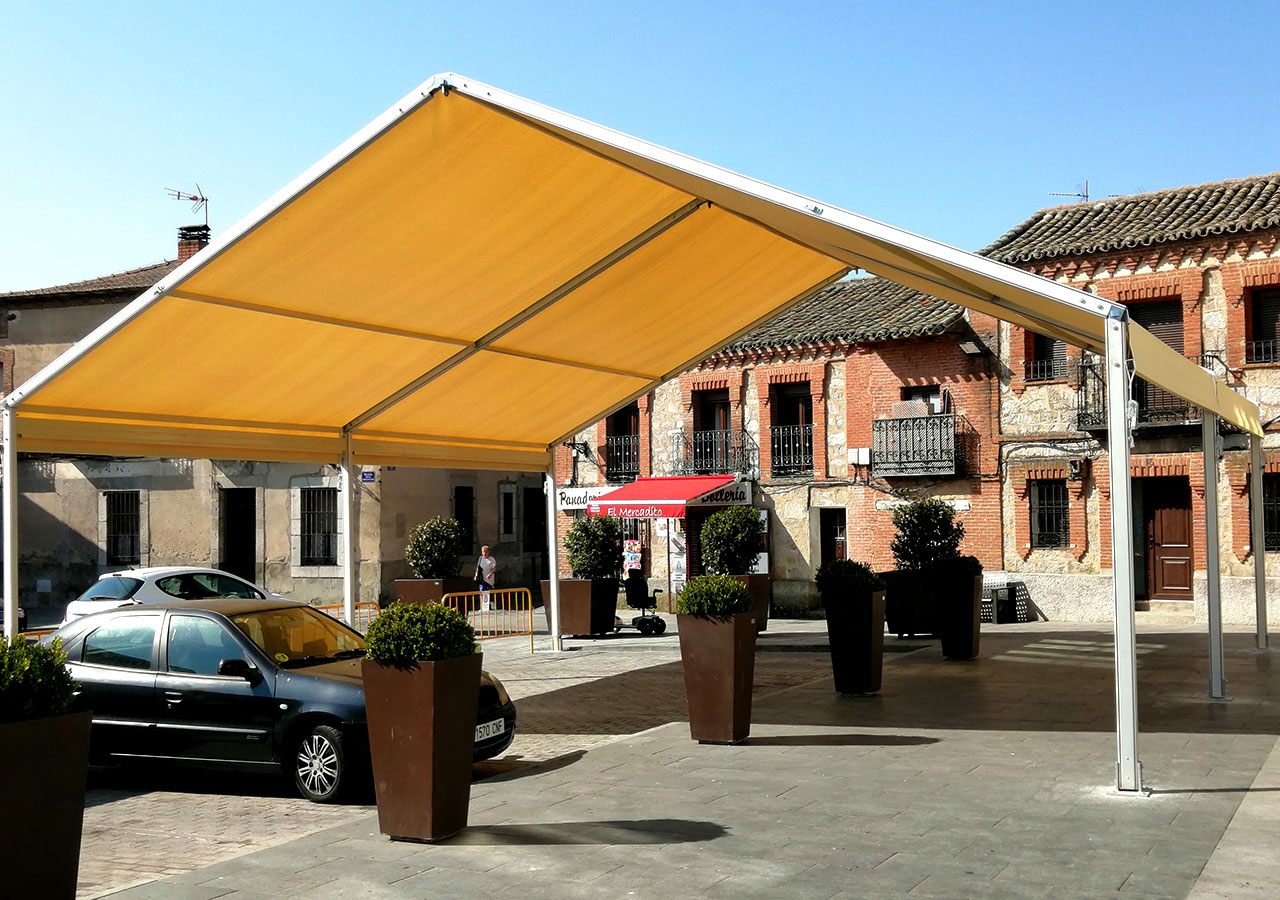 Instalación de Carpa frente al Ayuntamiento de Chapinería